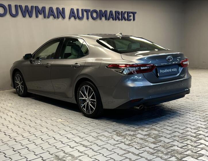 Toyota Camry 19