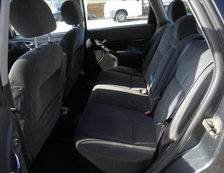 Ford Focus 16