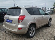 Toyota RAV4 6