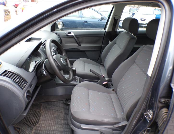 Volkswagen Polo 11