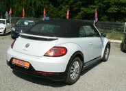 Volkswagen New Beetle 9