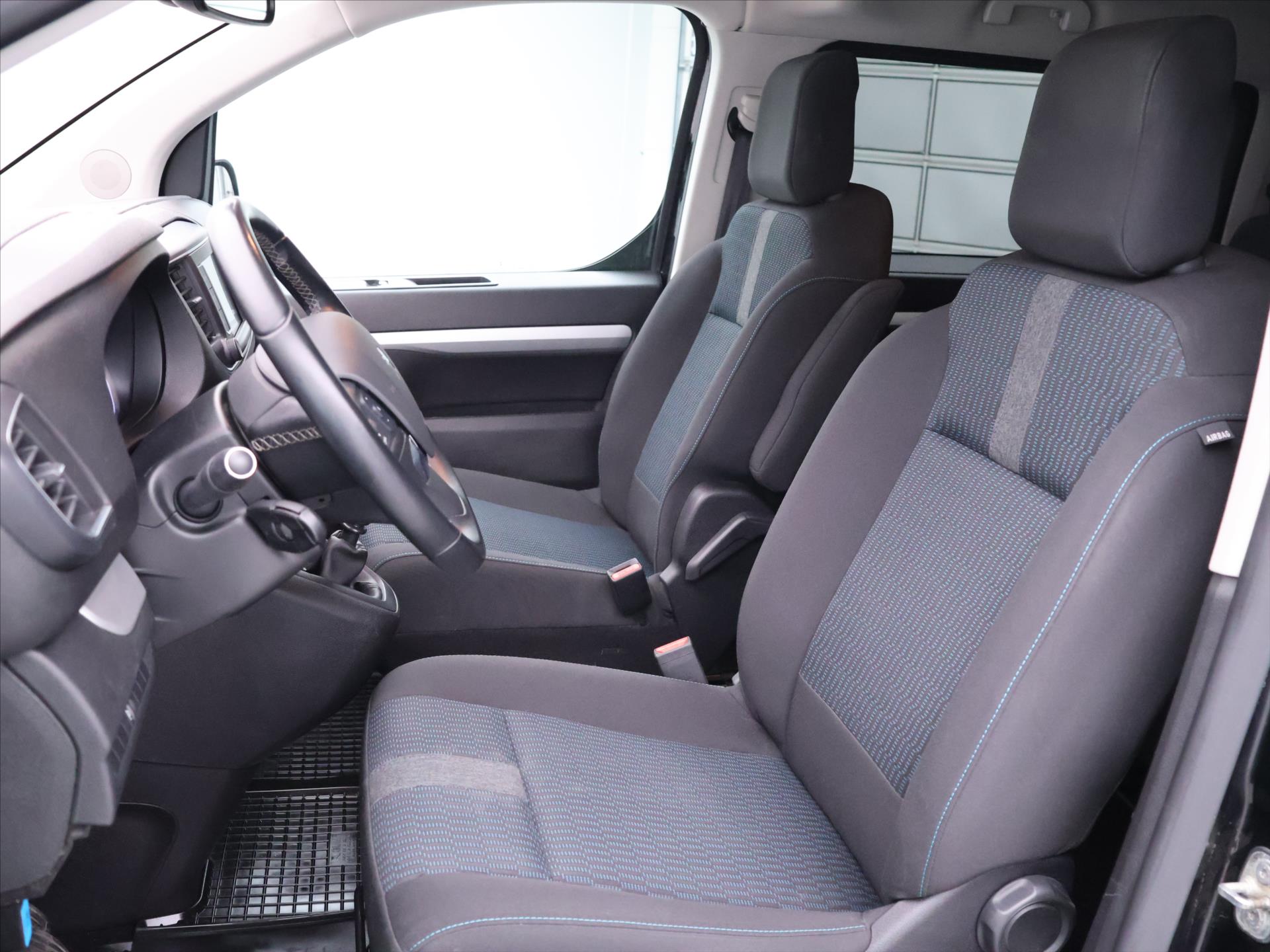 Peugeot Traveller