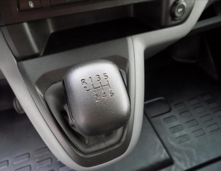 Peugeot Expert 13