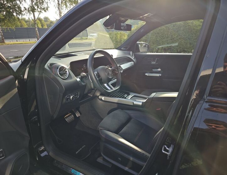 Mercedes-Benz EQB 10