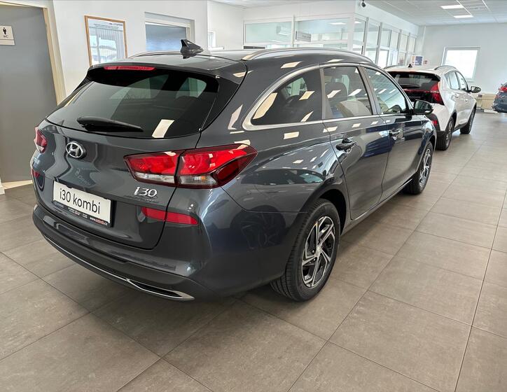 Hyundai i30 4