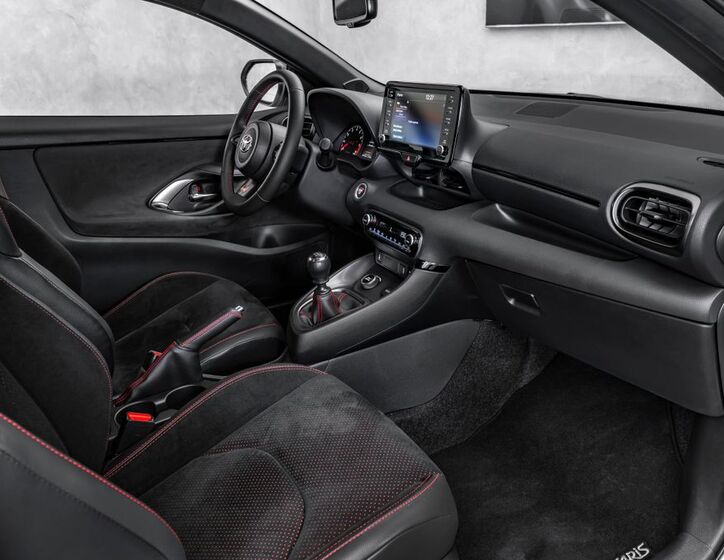 Toyota Yaris 16