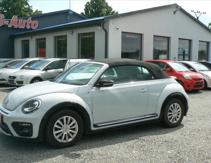 Volkswagen New Beetle 6