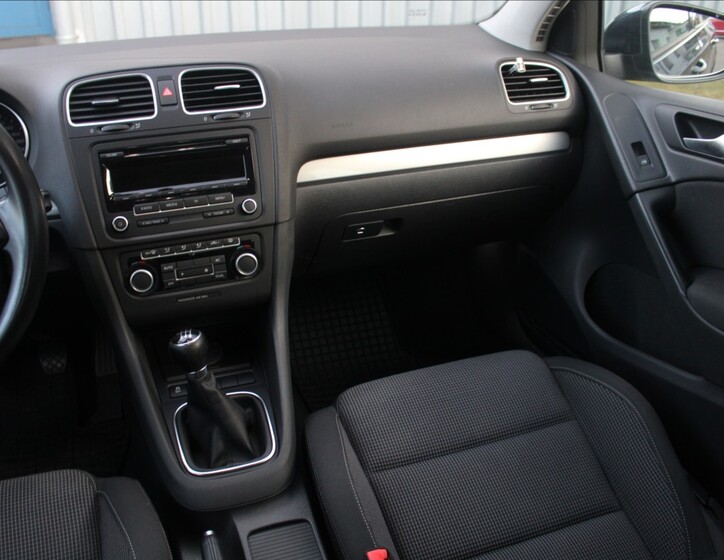 Volkswagen Golf 13