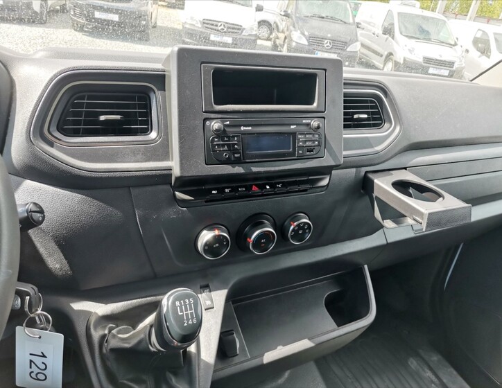 Renault Master 9