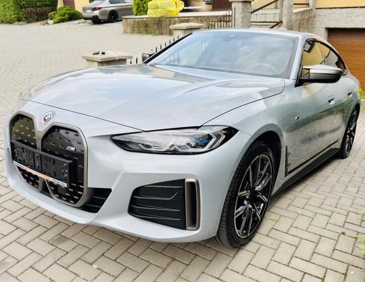 BMW i4 14