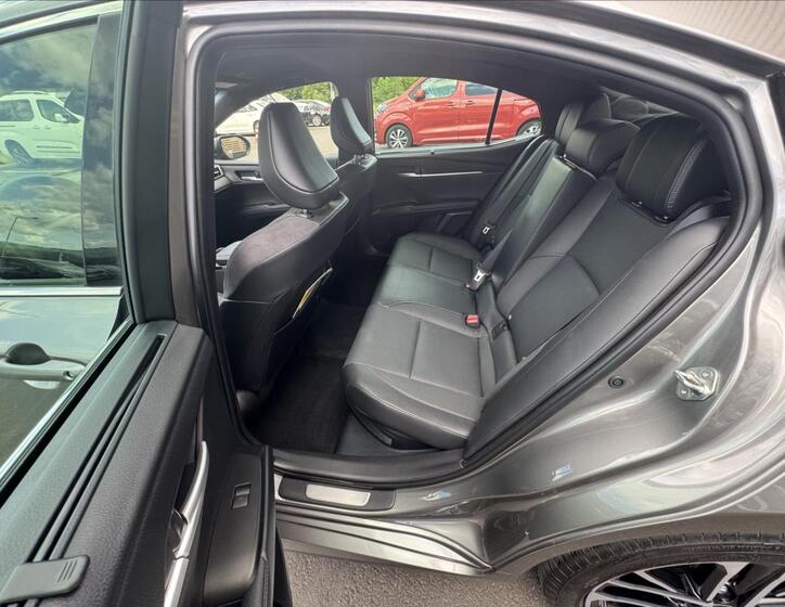 Toyota Camry 10