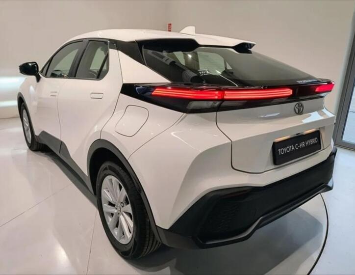 Toyota C-HR 7