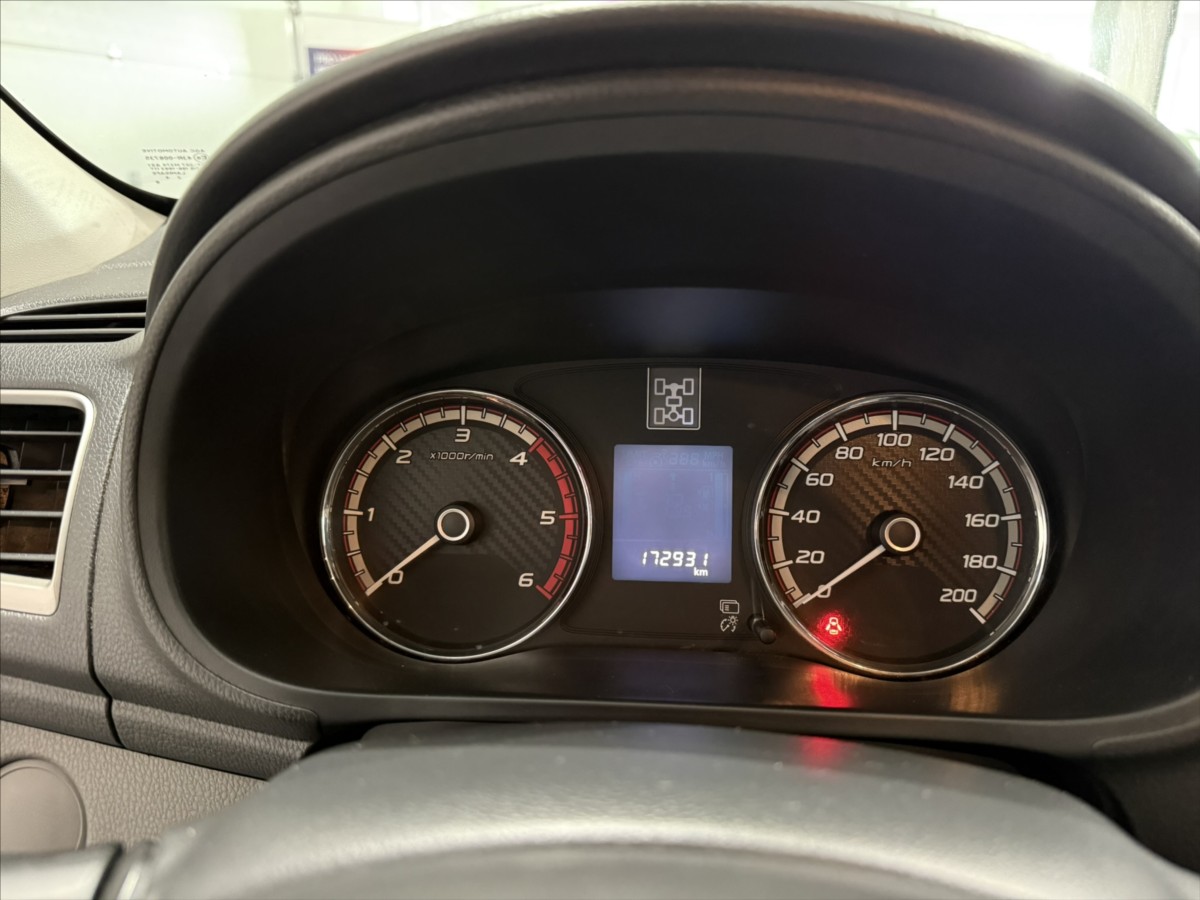 Mitsubishi L200