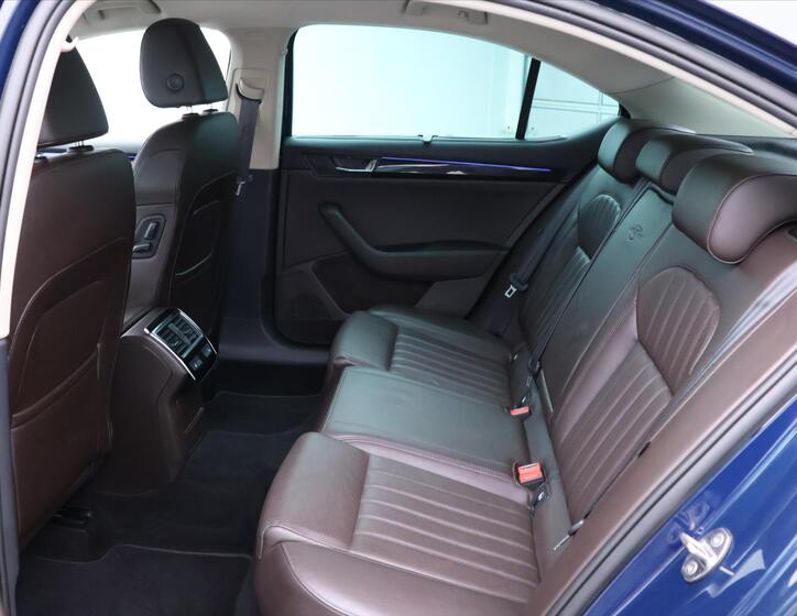 Škoda Superb 16