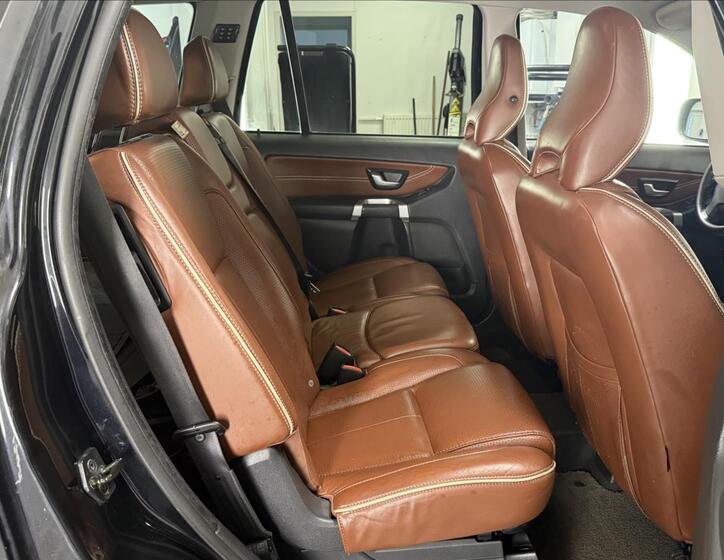 Volvo XC90 11