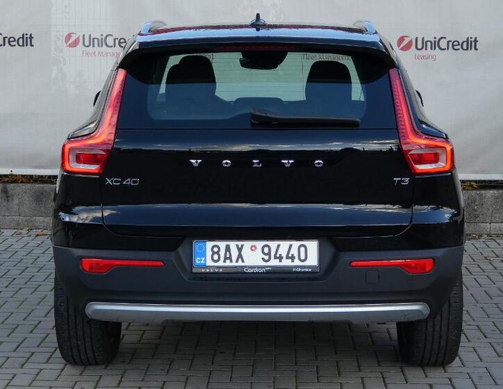 Volvo XC40 4
