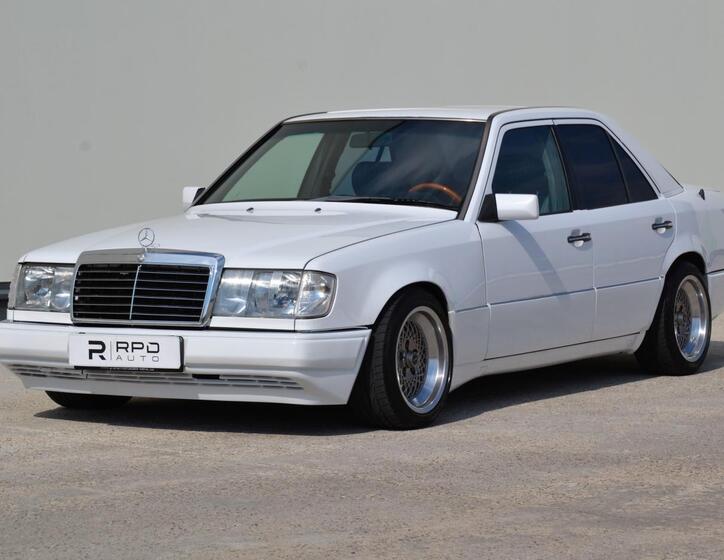 Mercedes-Benz 124 7