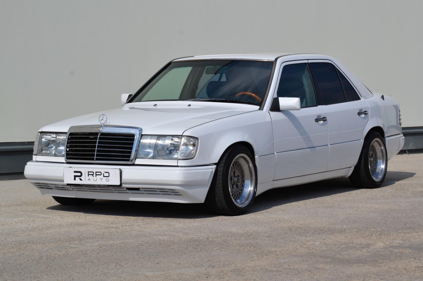 Mercedes-Benz 124