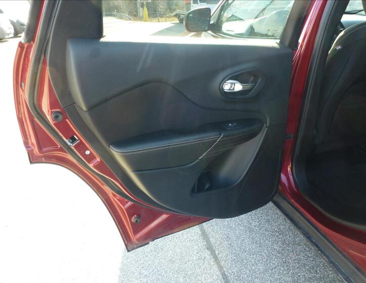 Jeep Cherokee 18