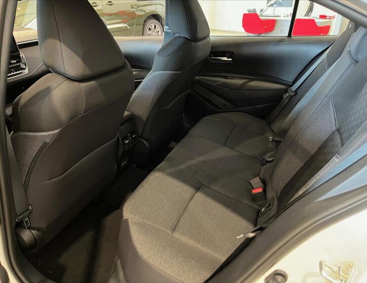 Toyota Corolla 13