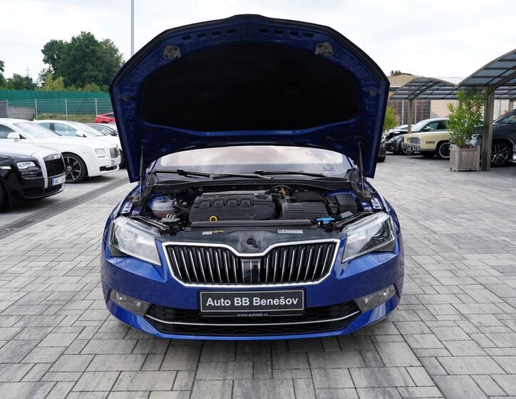 Škoda Superb 9