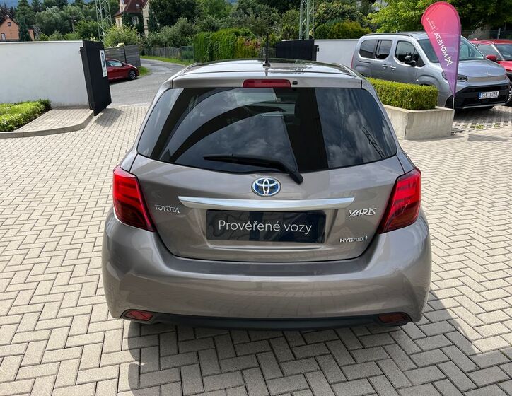 Toyota Yaris 5