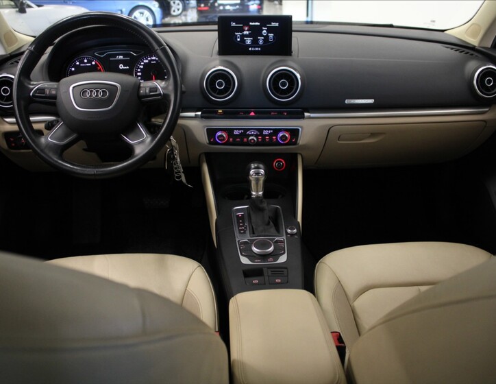 Audi A3 8