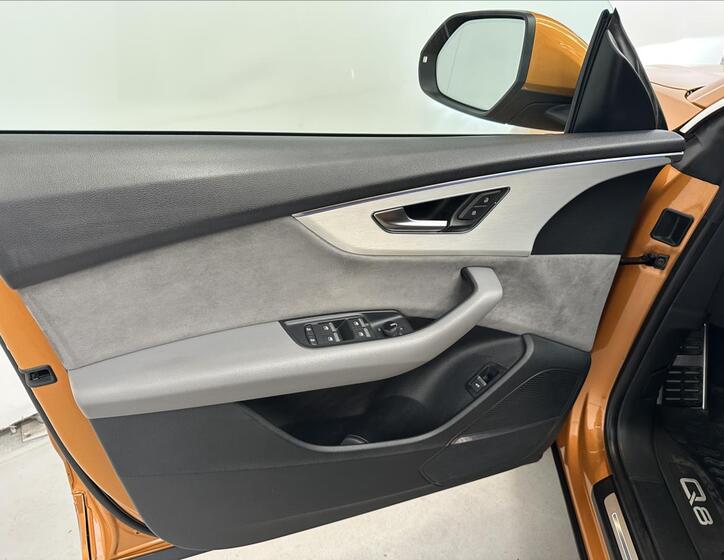 Audi Q8 24