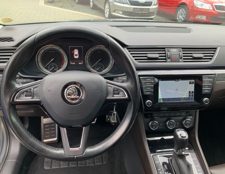 Škoda Superb 12
