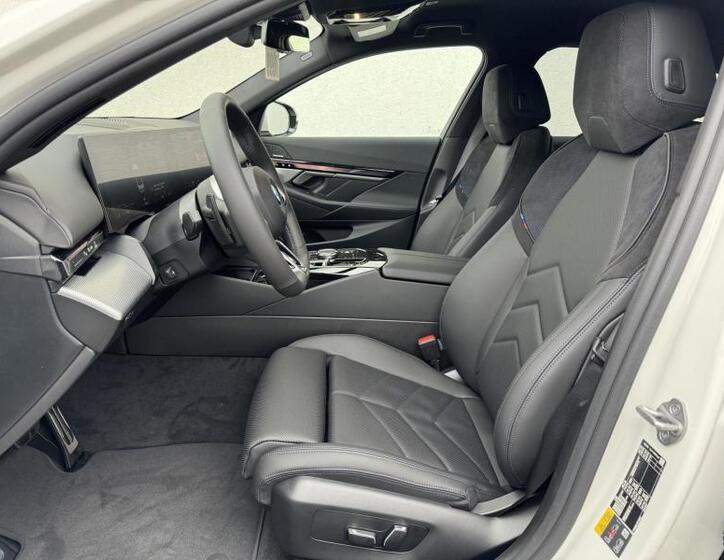 BMW i5 6