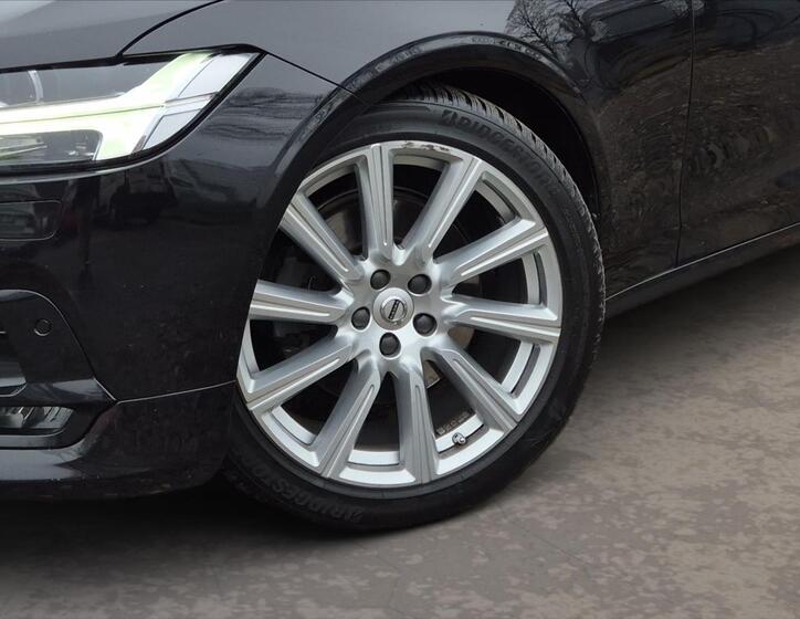 Volvo V90 6