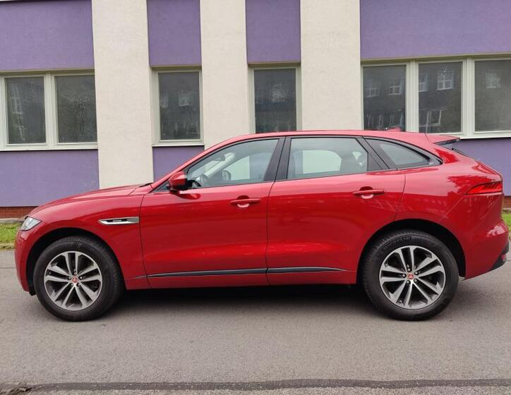 Jaguar F-Pace 2