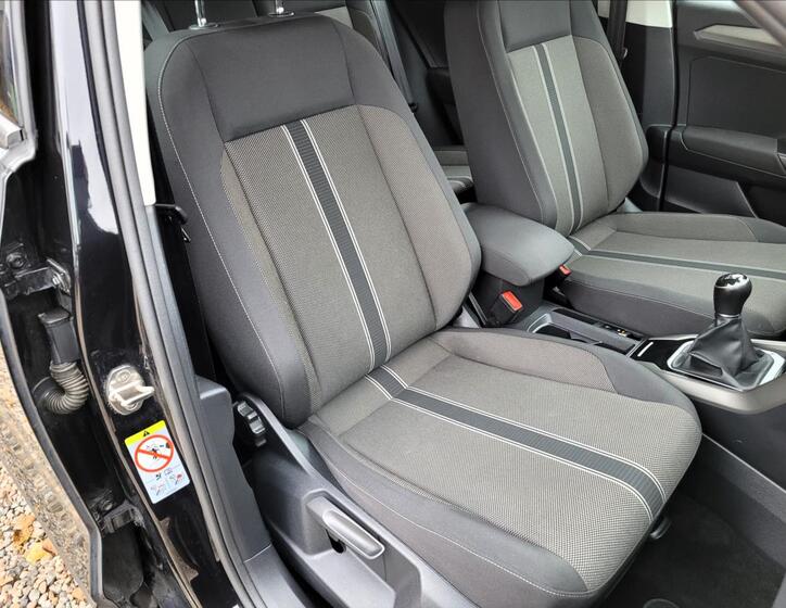Volkswagen T-Roc 11