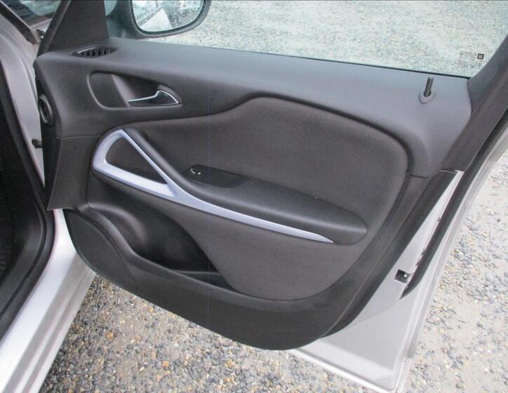 Opel Zafira 10