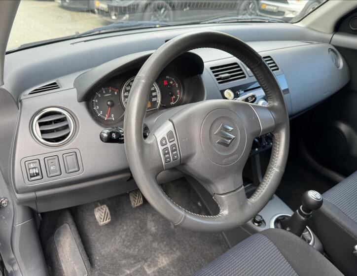 Suzuki Swift 23
