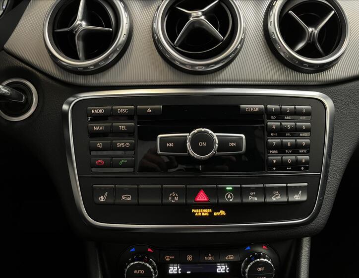 Mercedes-Benz GLA 11