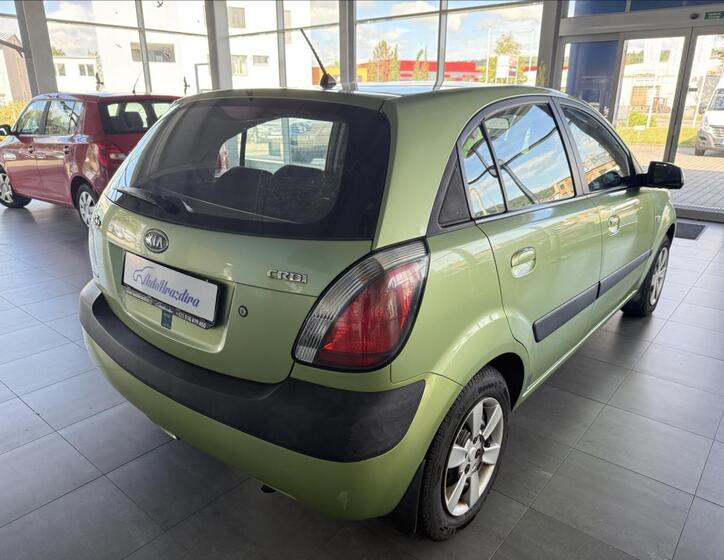 KIA Rio 6