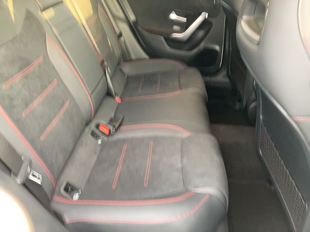 Mercedes-Benz CLA 21