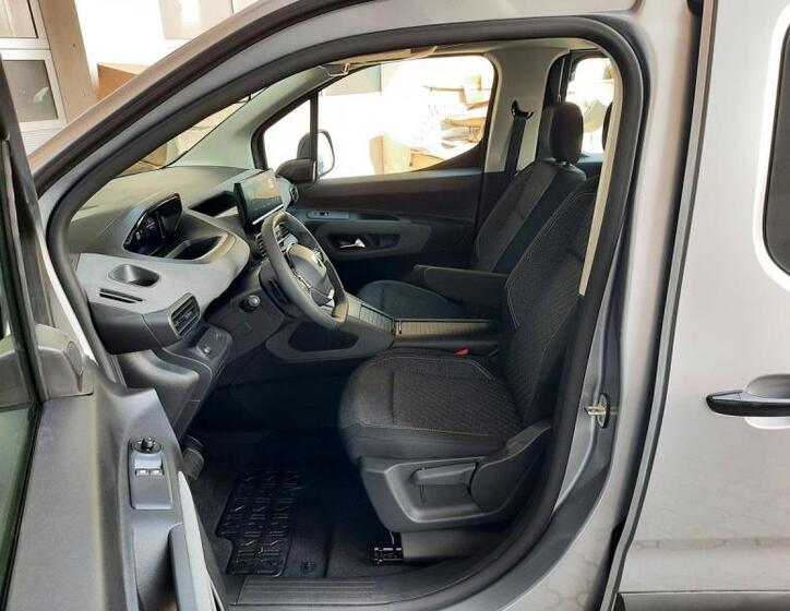 Peugeot Rifter 13