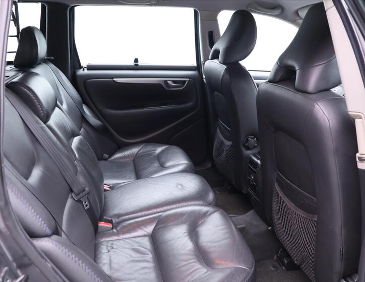 Volvo XC70 14