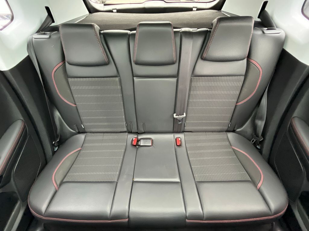 Peugeot 2008 7