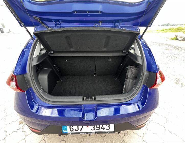 Hyundai i20 24