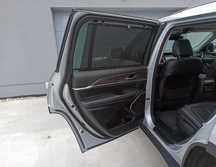 Jeep Grand Cherokee 21