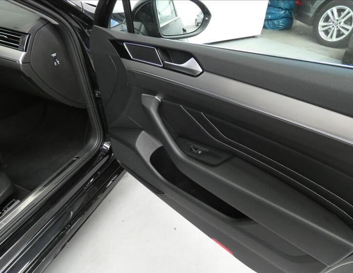 Volkswagen Passat 25