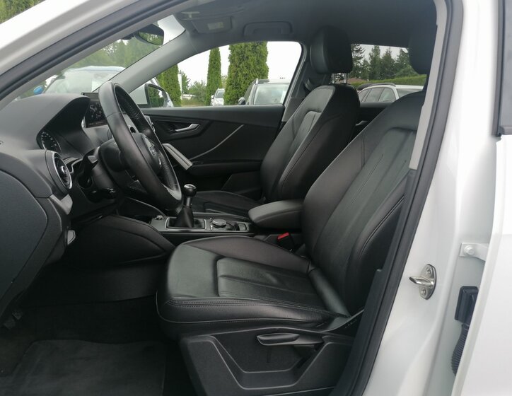 Audi Q2 10