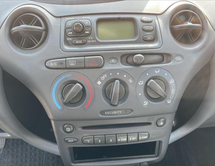 Toyota Yaris 13