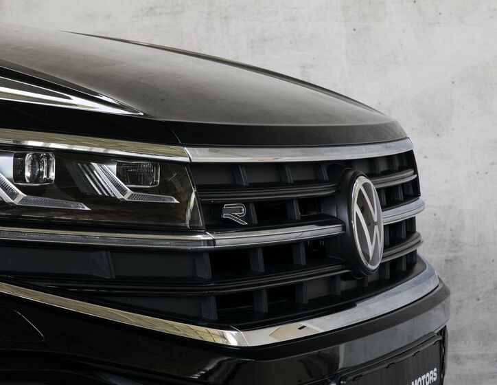 Volkswagen Touareg 8