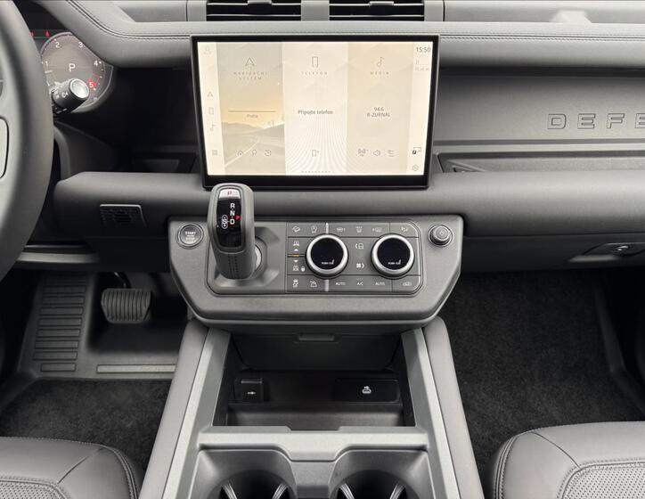 Land Rover Defender 15