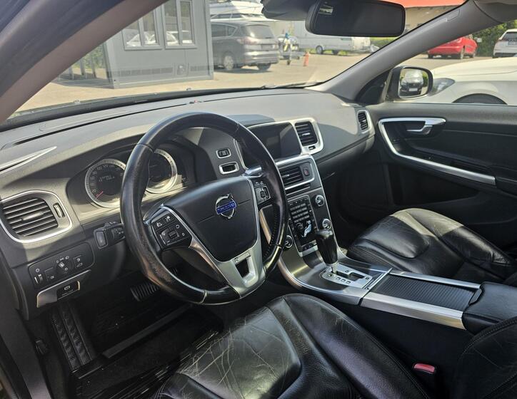 Volvo V60 11