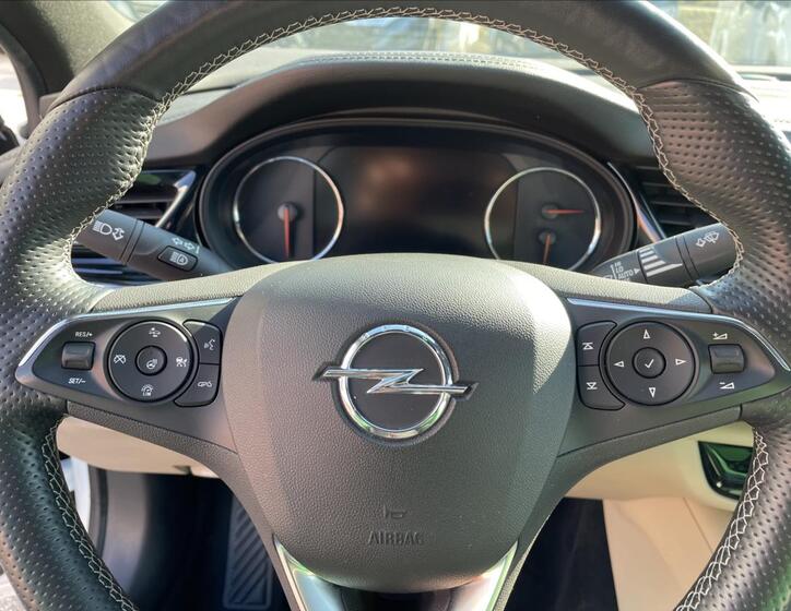 Opel Insignia 11